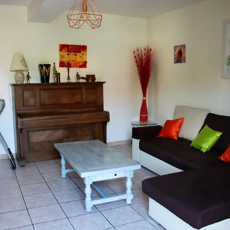 Сasa de vacaciones Maison Chaleureuse A La Porte-du-der Avec Jardin Privatif Robert-Magny