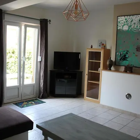 Maison Chaleureuse A La Porte-du-der Avec Jardin Privatif Nyaraló Robert-Magny